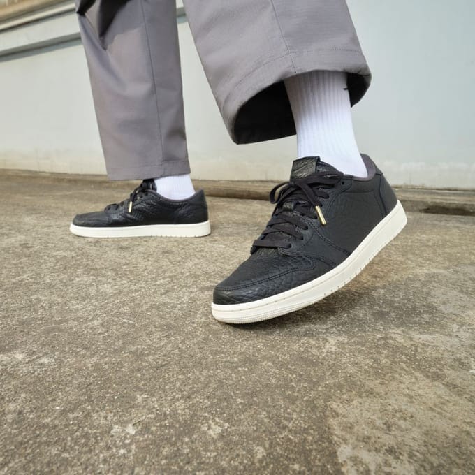 Air Jordan 1 Retro Low Swooshless 'Zwart' 47.5 black