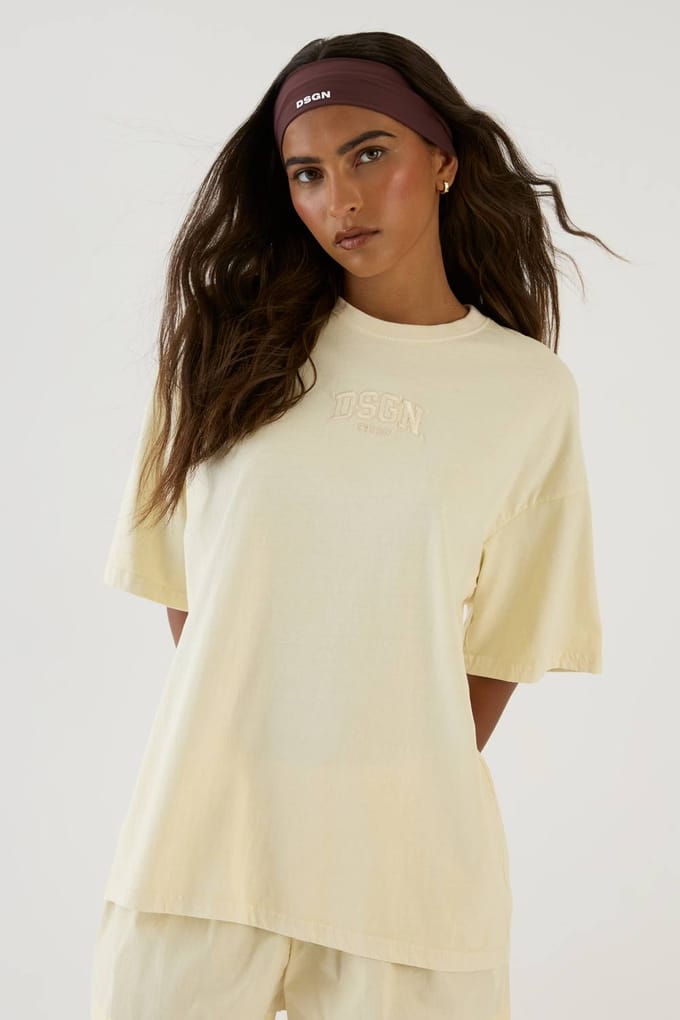 Dames Dsgn Studio Geborduurd Overgeverfd Oversized T-shirt | Citroen | Maat: Medium