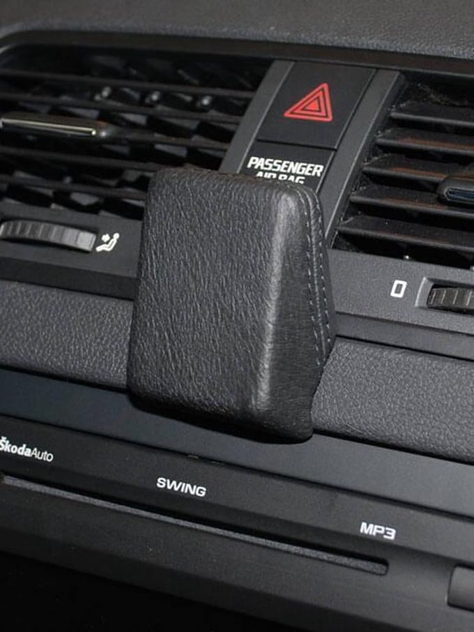 Kuda houder geschikt voor Skoda Yeti 2009-2017 Kleur: Zwart