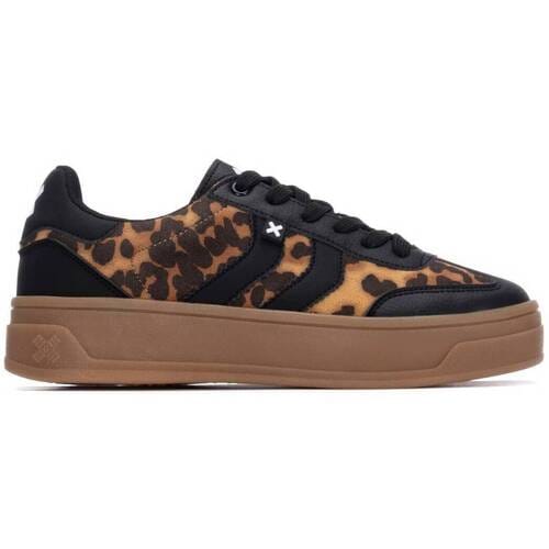 Lage Sneakers Xti 14458401