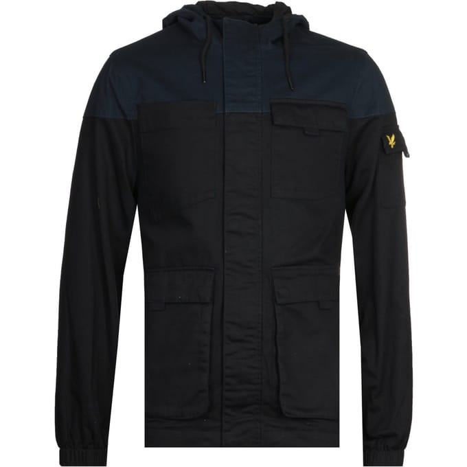 Lyle & Scott gitzwart jack met contrasterend juk