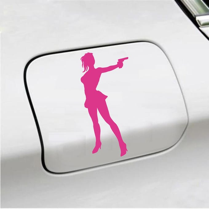 Bumpersticker - Vrouw Met Geweer - 8 X 16 - Roze