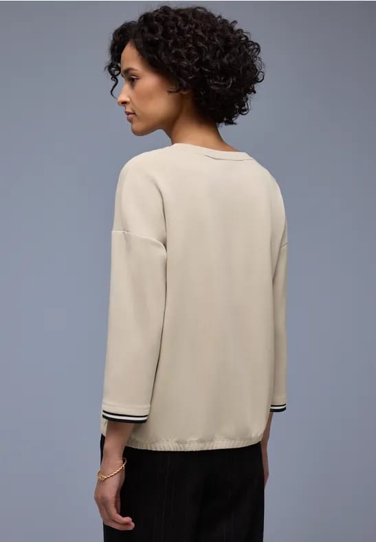 Shirt met zijdeachtige look en details