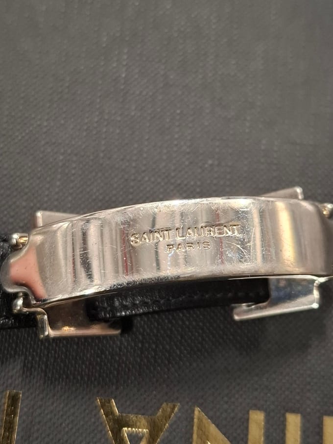 Saint Laurent Monogramarmband in Zwart Leer