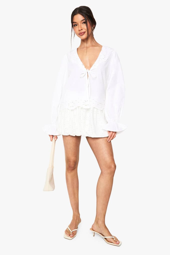 boohoo Dames Cutwork Broderie Tie Front Blouse | Wit | Maat: 34
