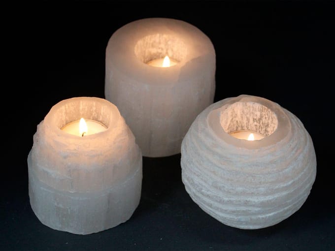 Ancient Wisdom - Kandelaar - Selenieten kandelaar 8 cm - Decoratie - Verlichting - Interieur - Sfeermaker - Cadeau - Accessoire - Ornament - Stuk