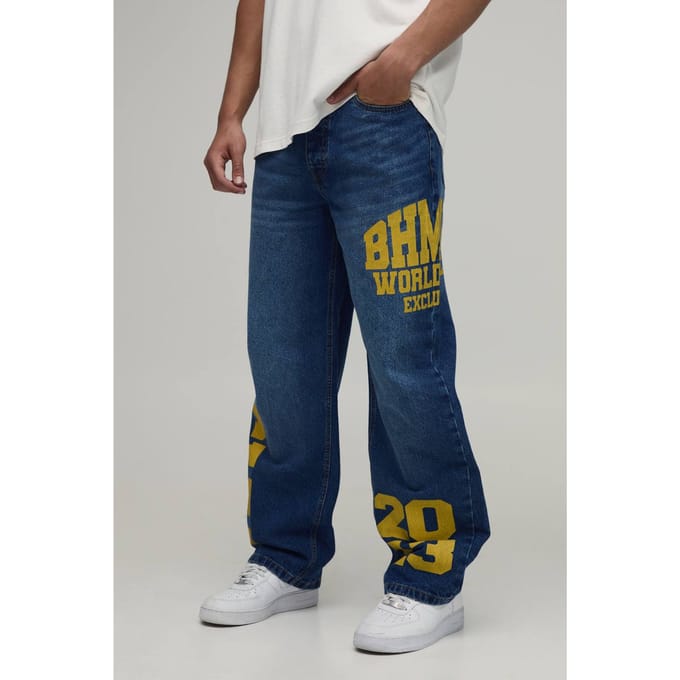 Relaxed Rigid Officiële Varsity Print Denim Jeans | Mid Blue | Size 30