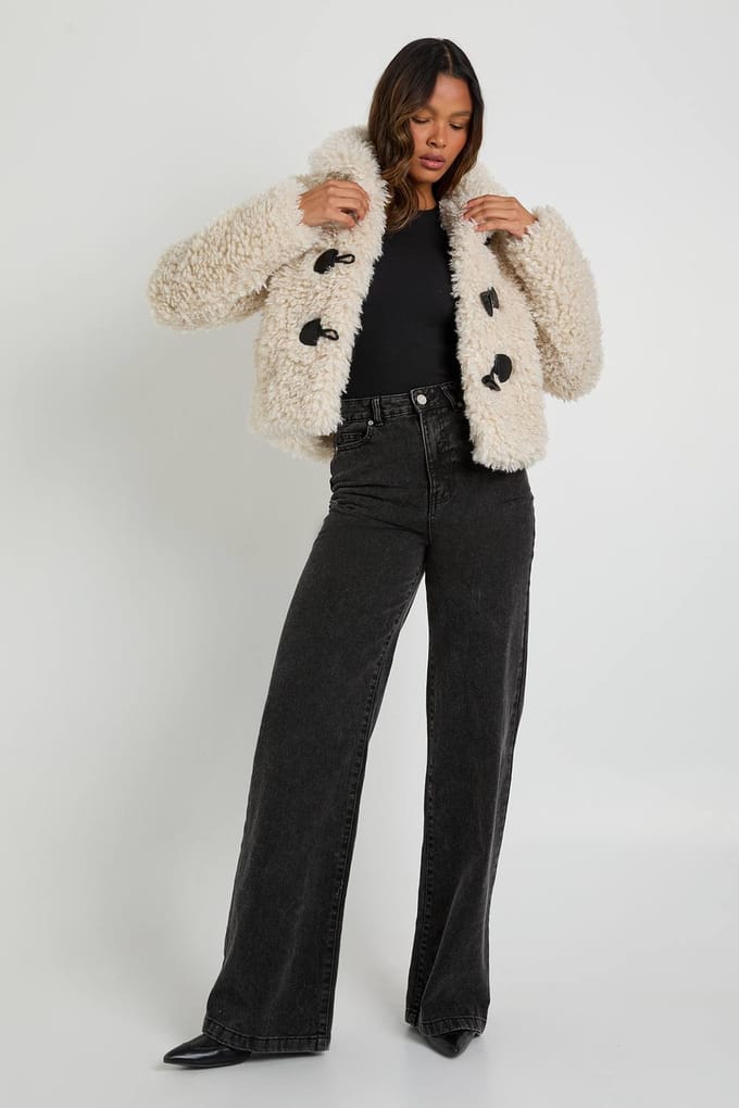 boohoo Dames Shaggy Fur Toggle Front Coat | Cream | Maat: 8