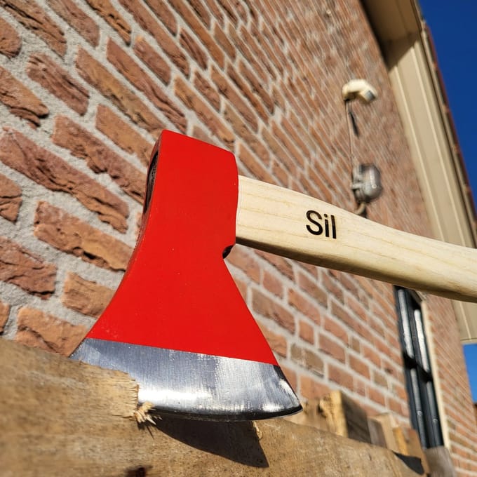 Bijl met gravering (naam, logo of leuke tekst)