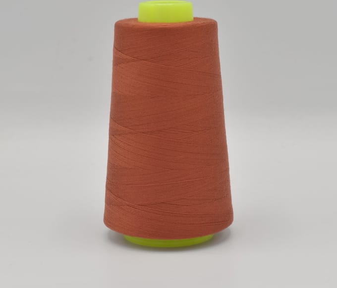 Overlock Garen per 4 stuks - 3000 Yards (2742 meter) per stuk - In 36 kleuren leverbaar - Terra