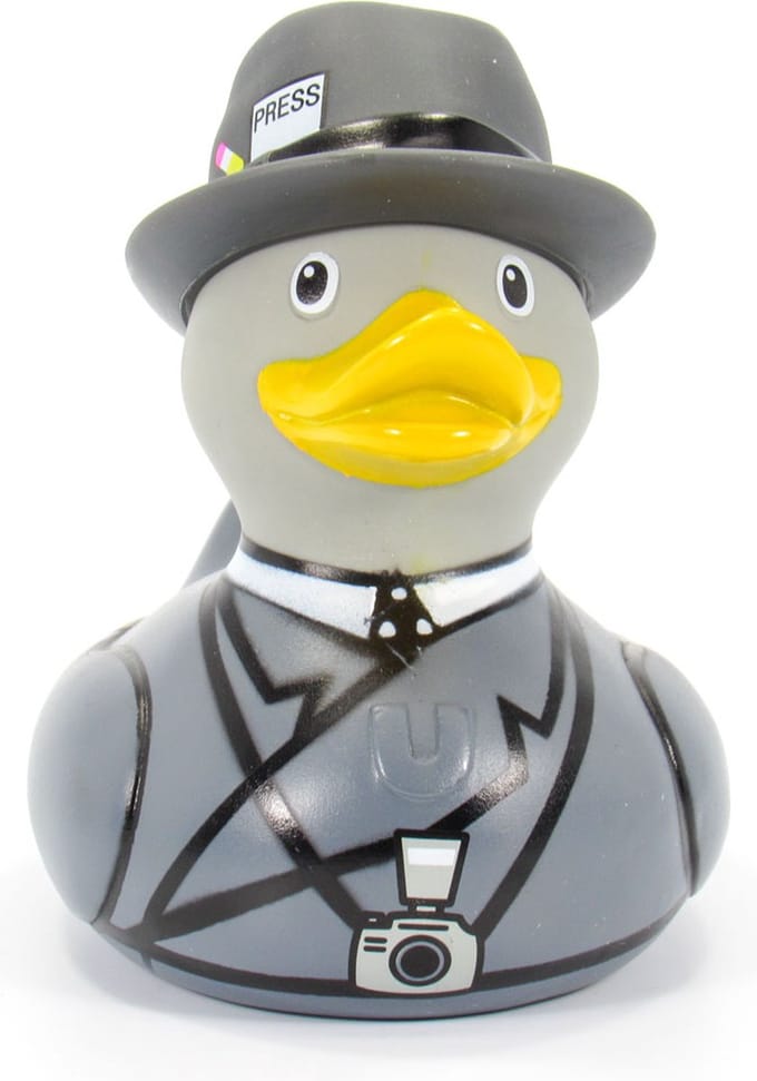 DELUXE PAPARAZZI DUCK badeendje van BudDuck