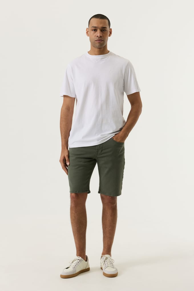 Garcia russo 615 regular short donkergroen