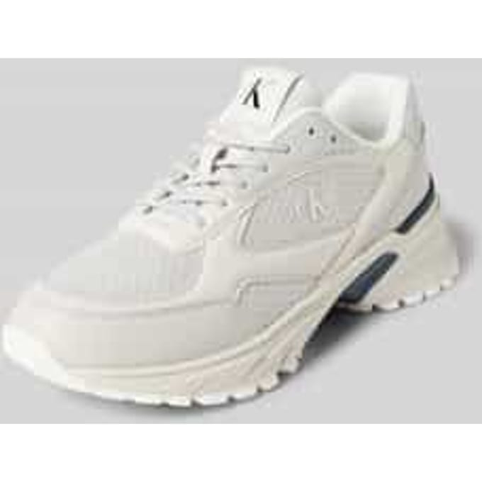 Sneakers met labeldetails