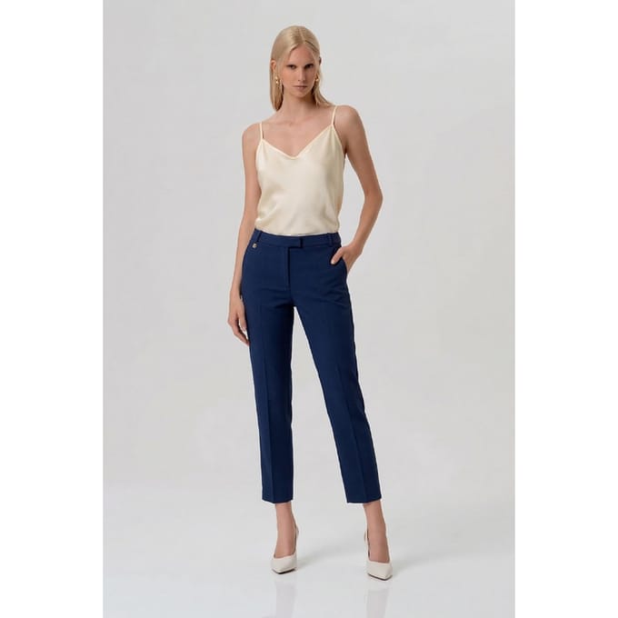 Chino vrouw donkerblauw