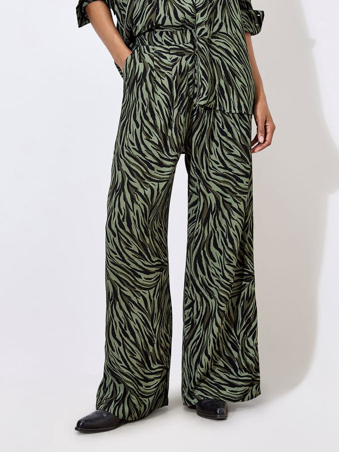 Broek met zebraprint en wijde pijpen