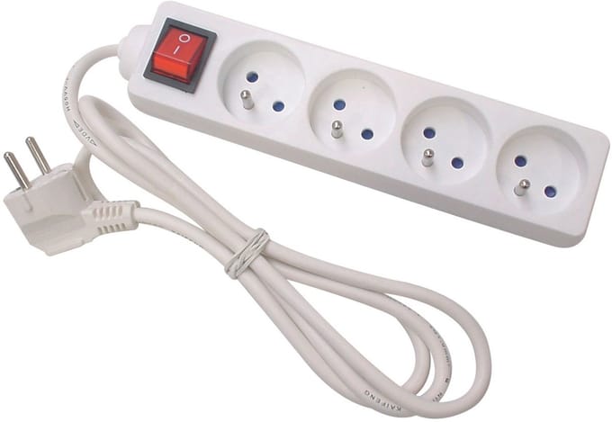 Perel Stekkerdoos met schakelaar, 4 stopcontacten met penaarde (type E), kabel 3 m, 3G1.5, gebruik binnenshuis, wit