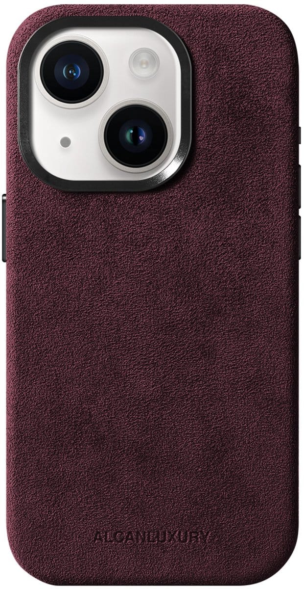 ALCANLUXURY Alcantara Hoesje geschikt voor iPhone 15 Plus – Echt Italiaans Alcantara® – Geschikt voor MagSafe – Back Cover – Wine Red