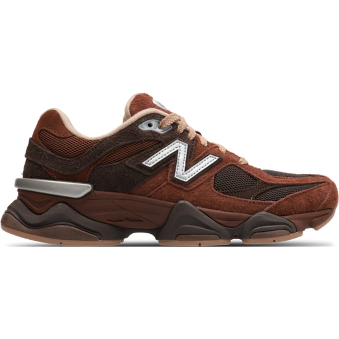New Balance 9060 Sneakers Dames - Bruin - Maat 38.5 - Leer