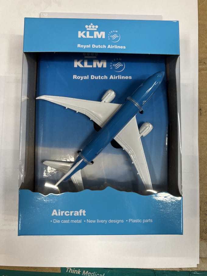 Speelgoedvliegtuig KLM boeing 787 lengte 13cm