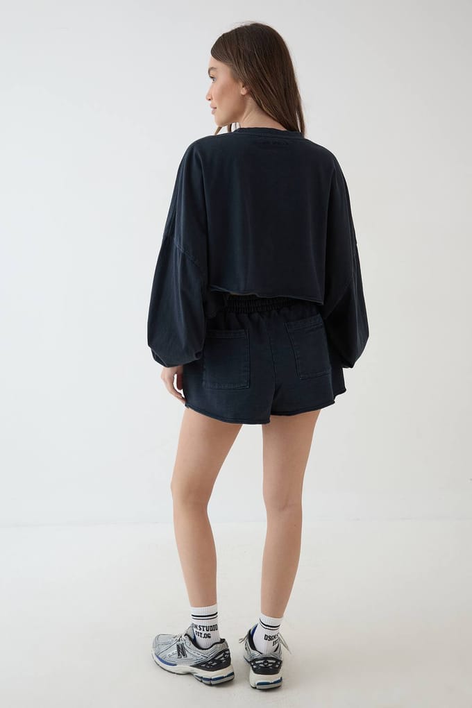 Dames Dsgn Studio Zwaar Gewassen Oversized Lange Mouw Crop T-shirt | Washed Black | Maat: Medium