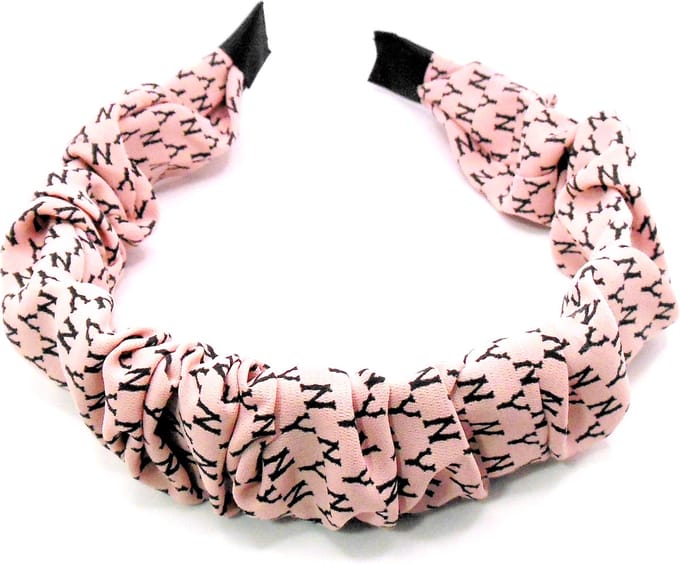 Diadeem roze met zwart letter-patroon