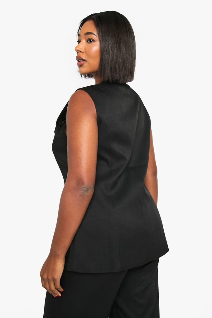 boohoo Dames Plus Goldknop Longline Weste | Zwart | Maat: 56