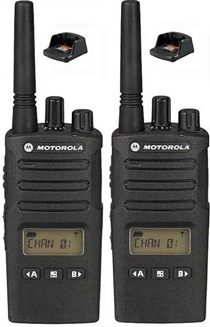 Set van 2 Motorola XT460 IP55 PMR446 Portofoon met display en tafellader