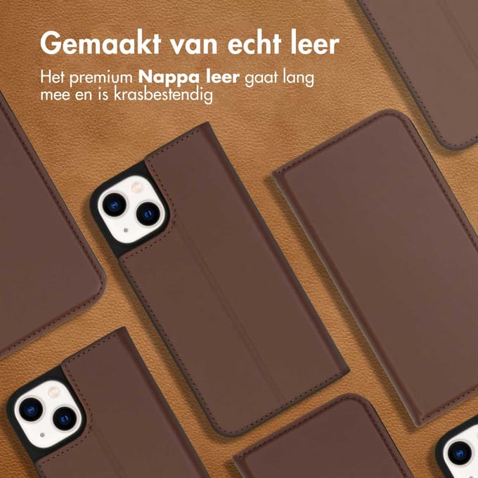 Accezz Hoesje - Geschikt voor Apple iPhone 14 - Premium Leather Slim Bookcase - Bruin
