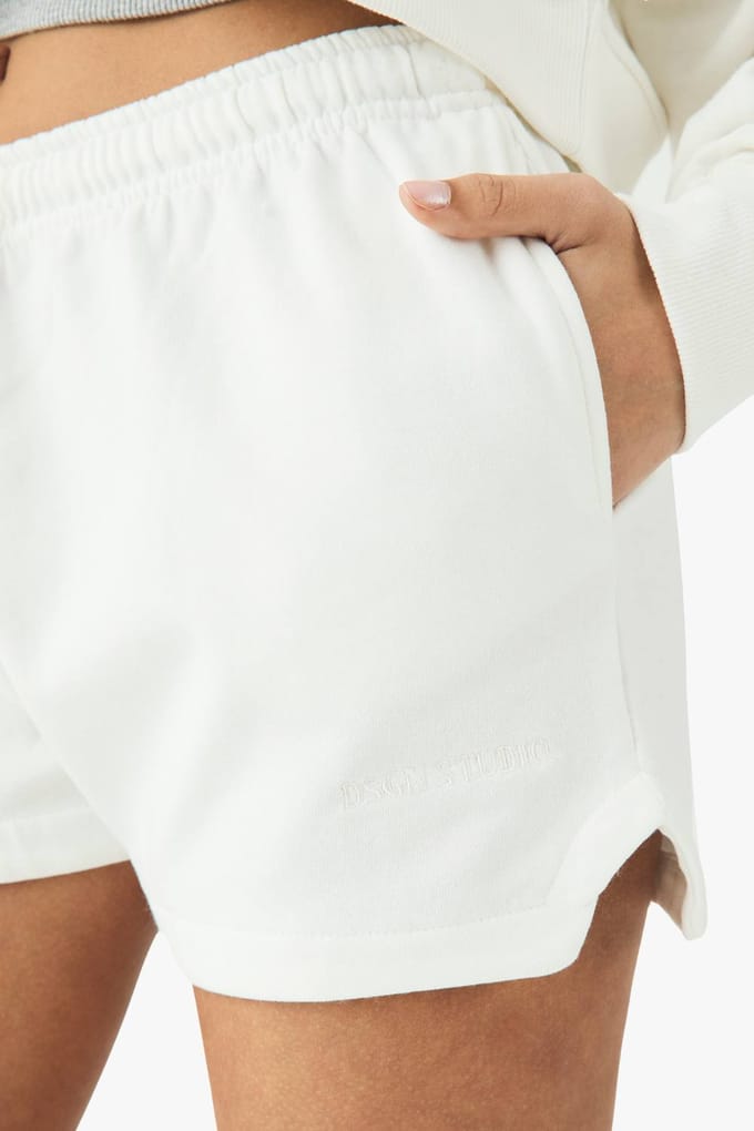boohoo Dames DSGN Studio Geborduurde Runner Sweat Short | Ecru | Maat: XS