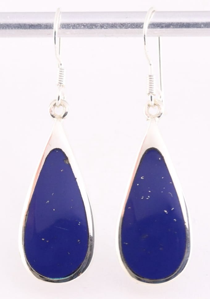 Grote druppelvormige zilveren oorbellen met lapis lazuli