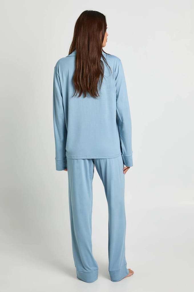boohoo Dames Zachte Touch Button-Through Overhemd en Broek Pyjamaset | Stoffig Blauw | Maat: 44