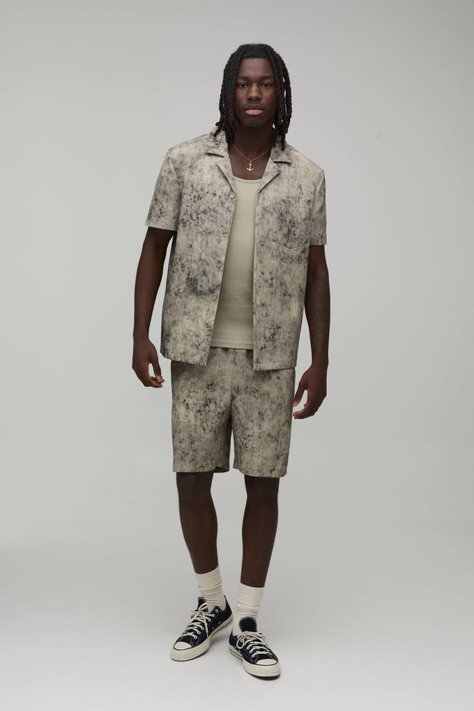 Relaxed Camo Bleach Wash Textured Fit Shorts | Taupe | Size Small