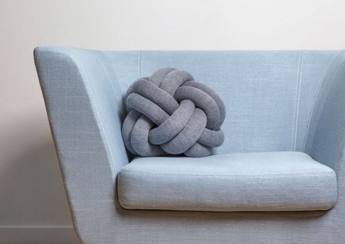 Design House Stockholm - Knot kussen - lichtgrijs - 4 - 6 Wochen