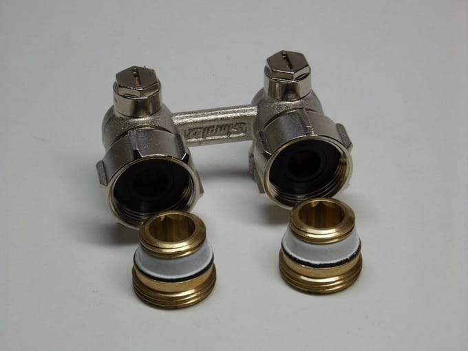 Tweekops Radiatorkoppelstuk met Afsluiters 50mm Hartafstand - Voorverwarming