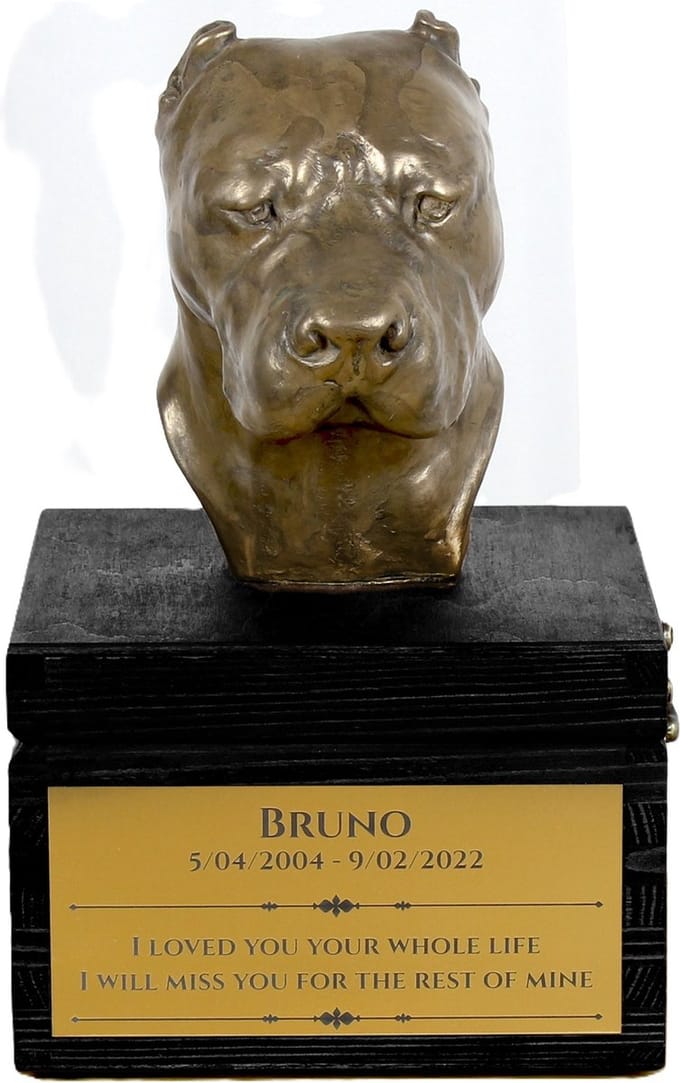 Dogo Argentino urn met gravure en handgemaakte hondensculptuur