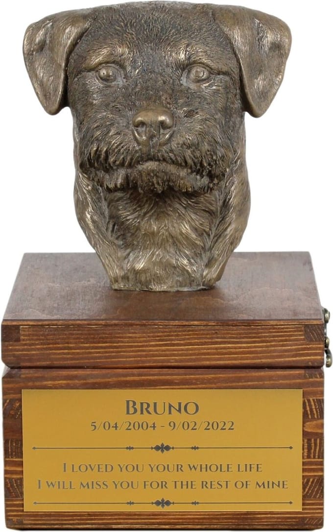 Border Terrier urn met beeldje - persoonlijke urn voor hondenas.