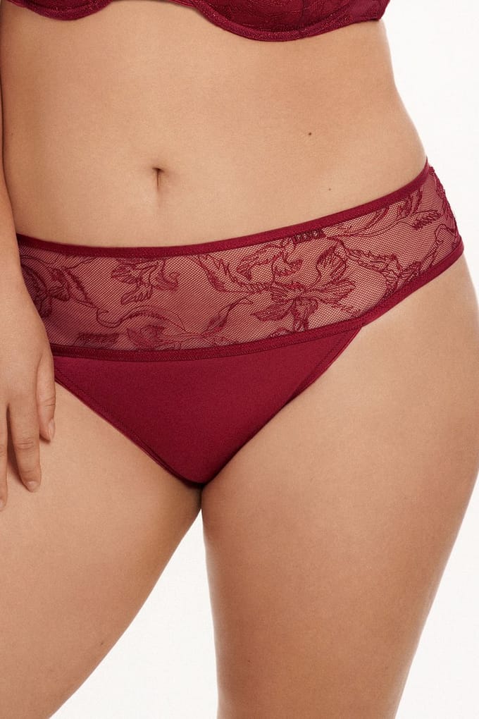 Lisca Ruby rood string maat 40