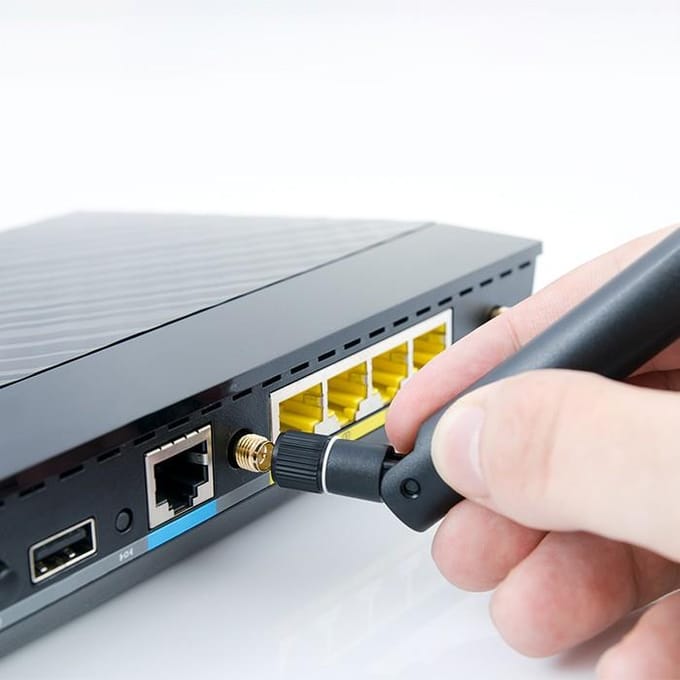 Qoltec 2,4/2,5 GHz Wi-Fi-antenne |   5,1/5,8 GHz |   5dBi |   omni-directioneel |   intern