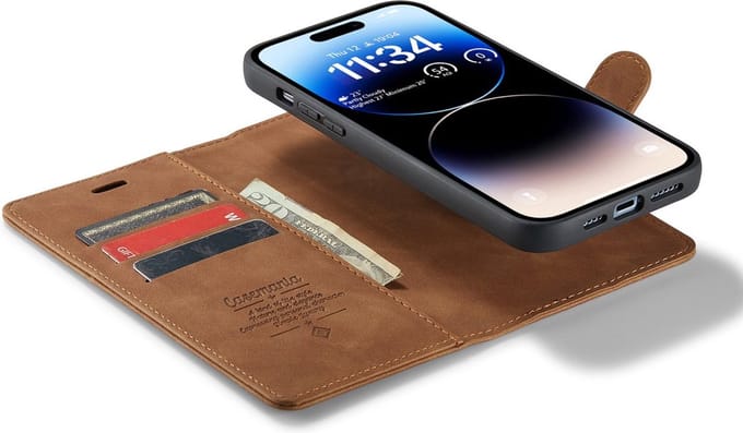 iPhone 14 Pro Max Bookcase hoesje - CaseMe - Effen Cognac - Kunstleer