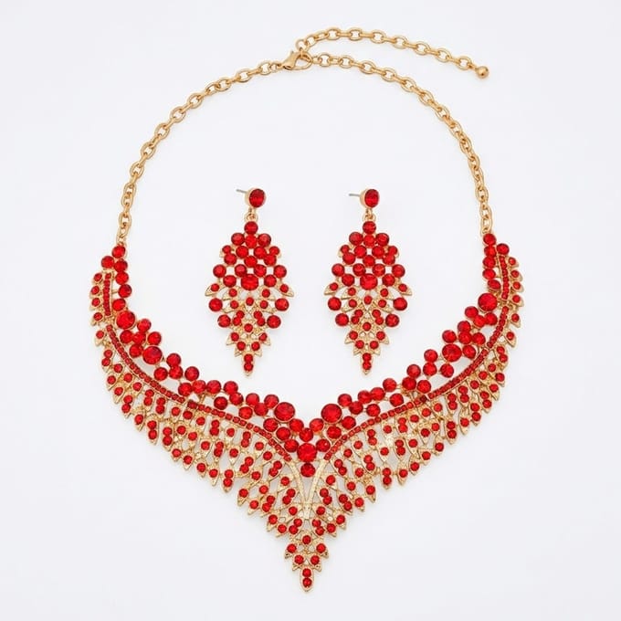 Goudkleurige statement ketting voor dames – sieradenset met oorbellen