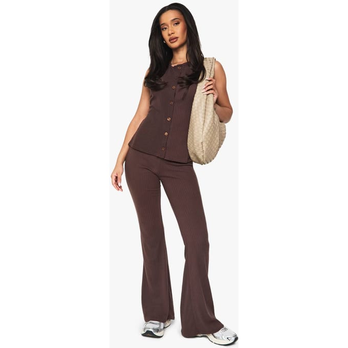 boohoo Dames Rib Button Through Mouwloze Top en Broekset | Chocoladebruin | Maat: 36
