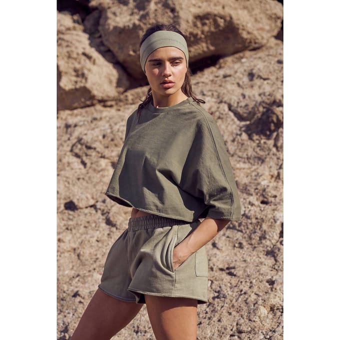 Dames Dsgn Studio Zwaar Gewassen Oversized Korte Mouw Crop T-shirt | Olijf | Maat: XL