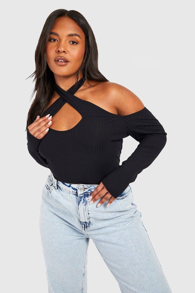 boohoo Dames Plus Cross Over Cold Shoulder Ribbontop | Zwart | Maat: 56