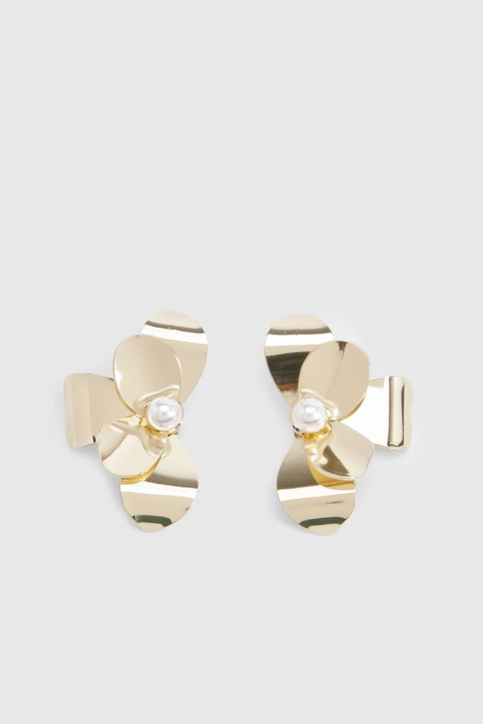 boohoo Dames Gouden Bloem Parel Oorbellen