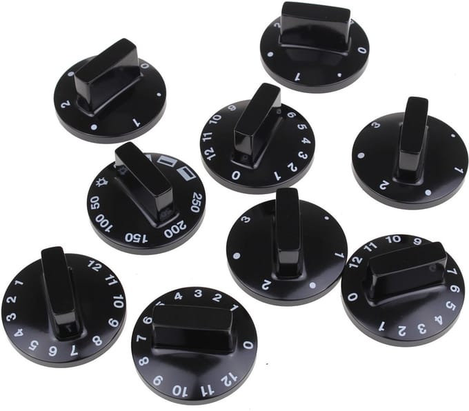 UNIVERSEEL - KNOPPENSET EL.FORNUIS 4+4+1 0 STAND BOVEN -
