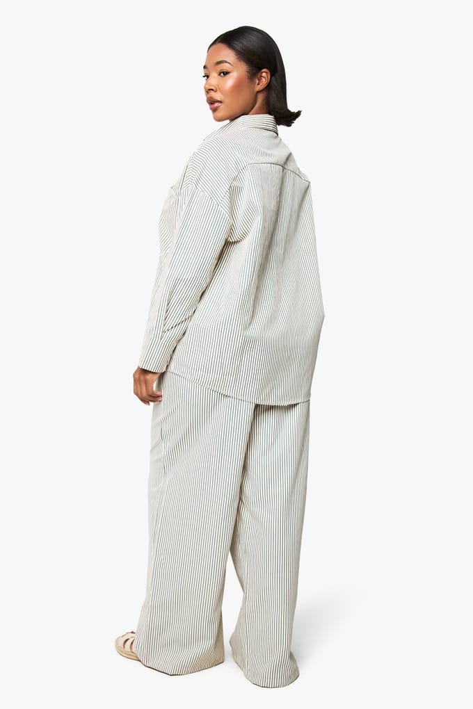 boohoo Dames Plus-geweven gestreepte elastische broek met wijde pijpen | Groente | Maat: 44
