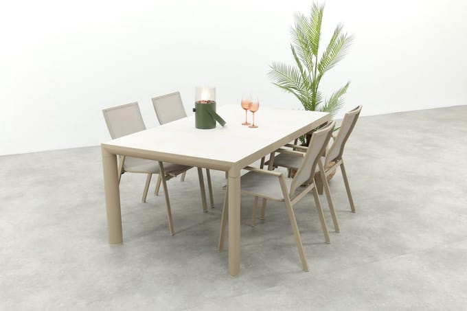 Atmos/Kings stapelbare 4-persoons tuinset 180x100 cm. - Latte