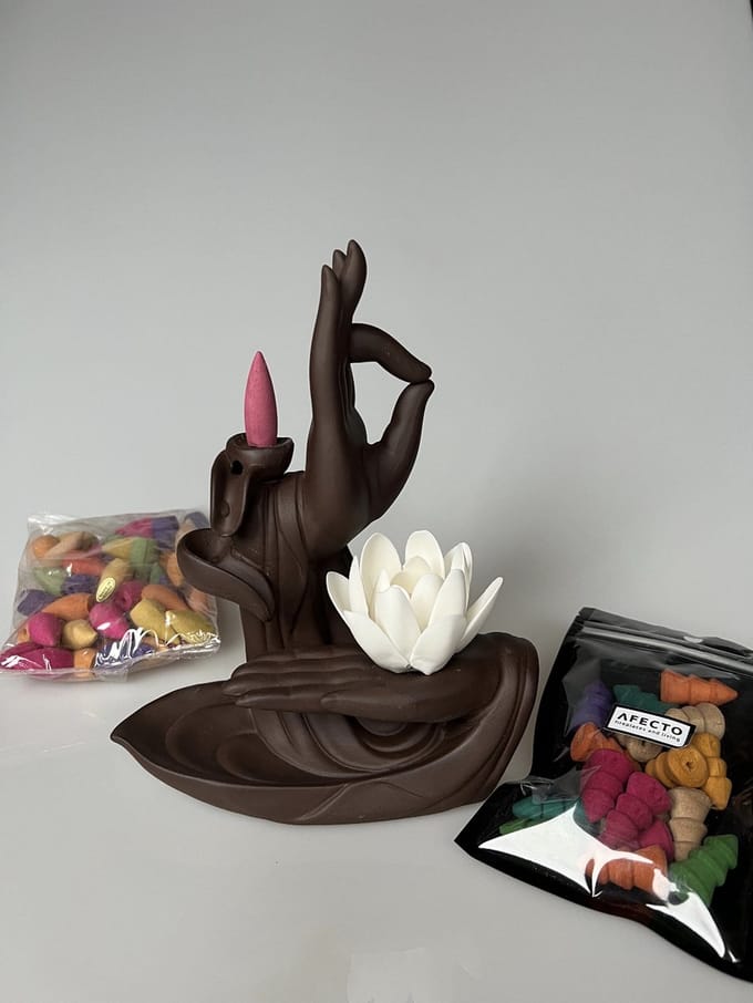 Afecto Wierook Waterval Hand met lotusbloem- terugstroom waterval- Wierookbrander - complete set - Inclusief cones, Cadeau idee!