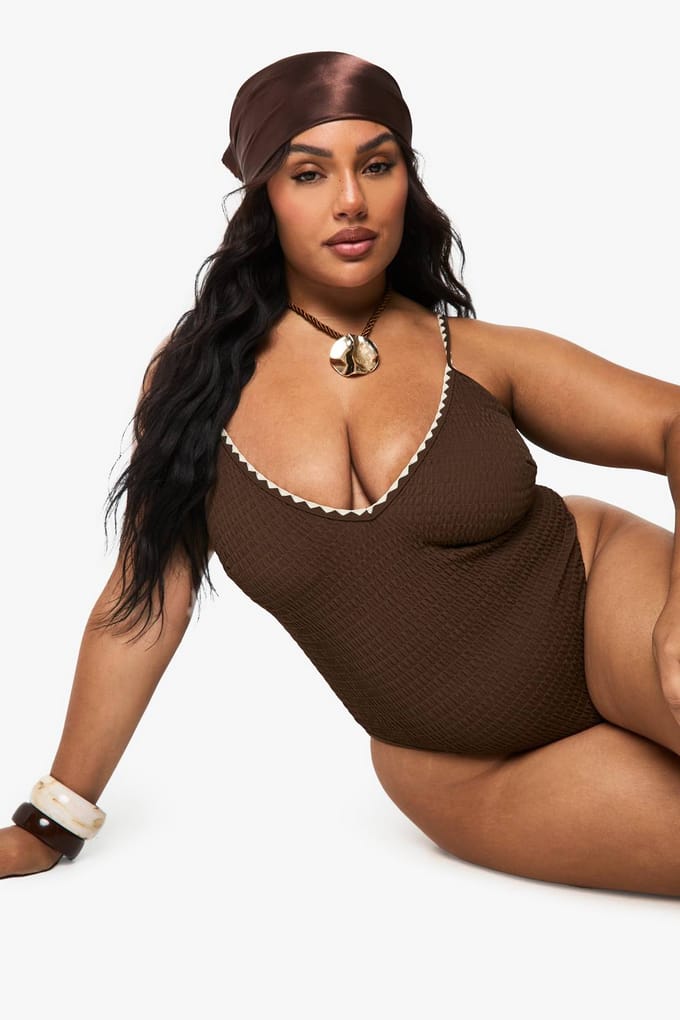 boohoo Dames PLUS CONTRAST STITCH SCOOP BADPAK | Chocolate | Maat: 26