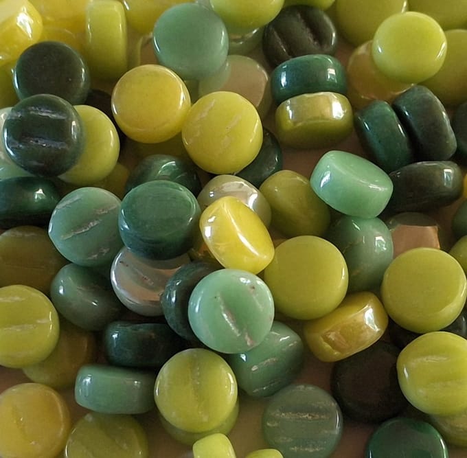 Darling Dotz Groen/Geel Rond 8mm Glas Mozaiek Steentjes 250 gram